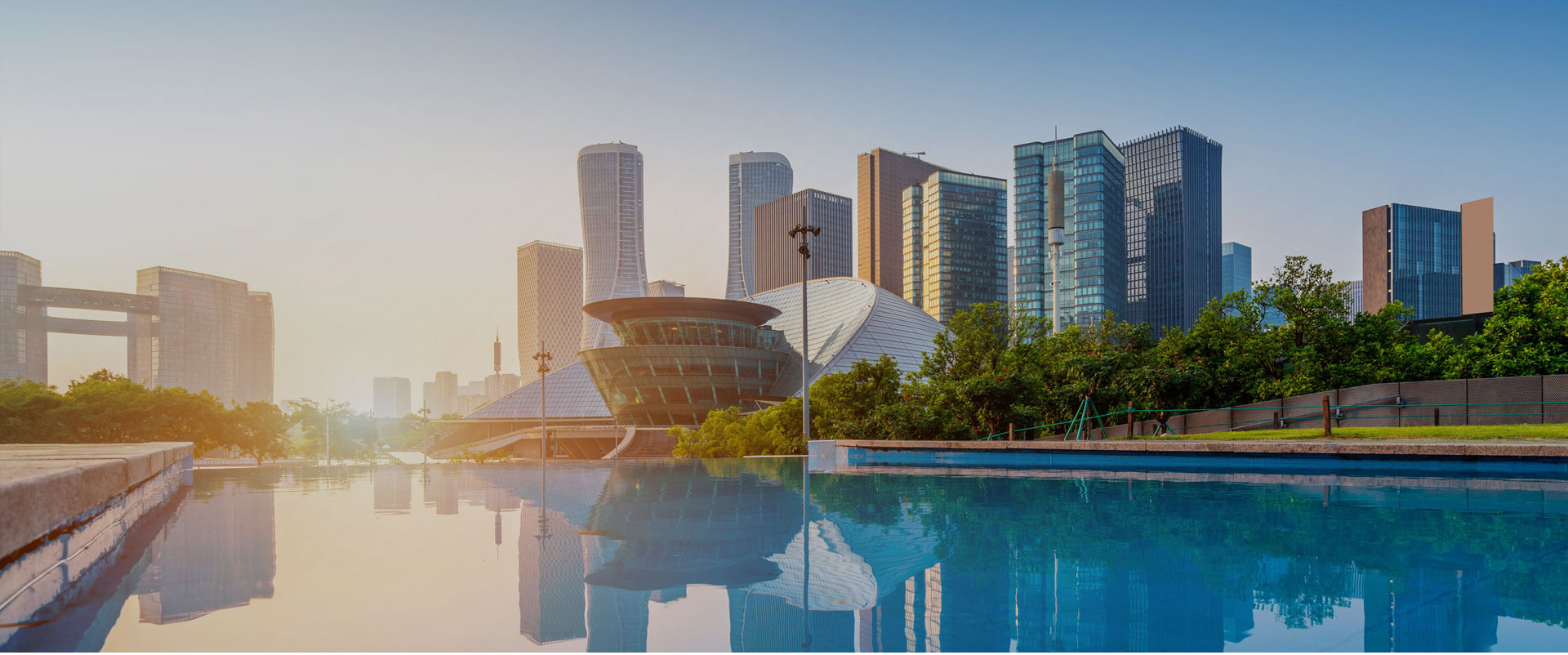 董事长致辞-基材_板材十大品牌_康健家居品牌_地板,木门,衣柜,橱柜_MG不朽情缘